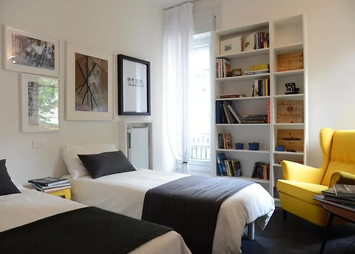 Apartment Rezzonico - By Myhomeincomo Como