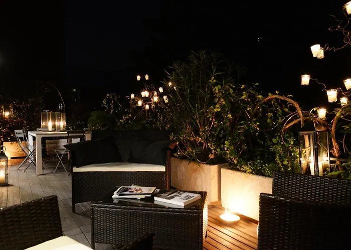 Apartment Rezzonico - By Myhomeincomo