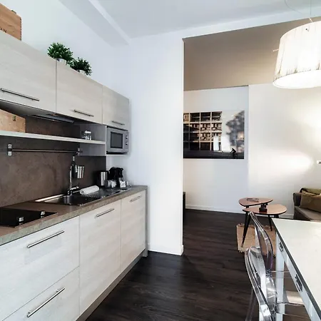 Appartement Rezzonico - By Myhomeincomo *