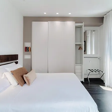 Apartment Rezzonico - By Myhomeincomo *