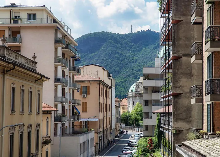 Apartment Rezzonico - By Myhomeincomo *